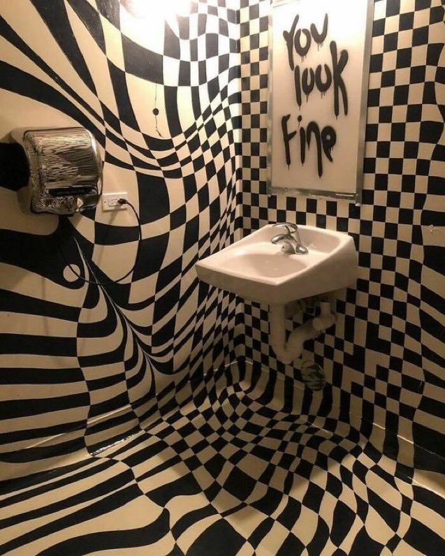 alegnaortiz_'s tweet photo. “Voy al baño para que se me baje un poco el cubata”

El baño: https://t.co/QCzaO5TXOj
