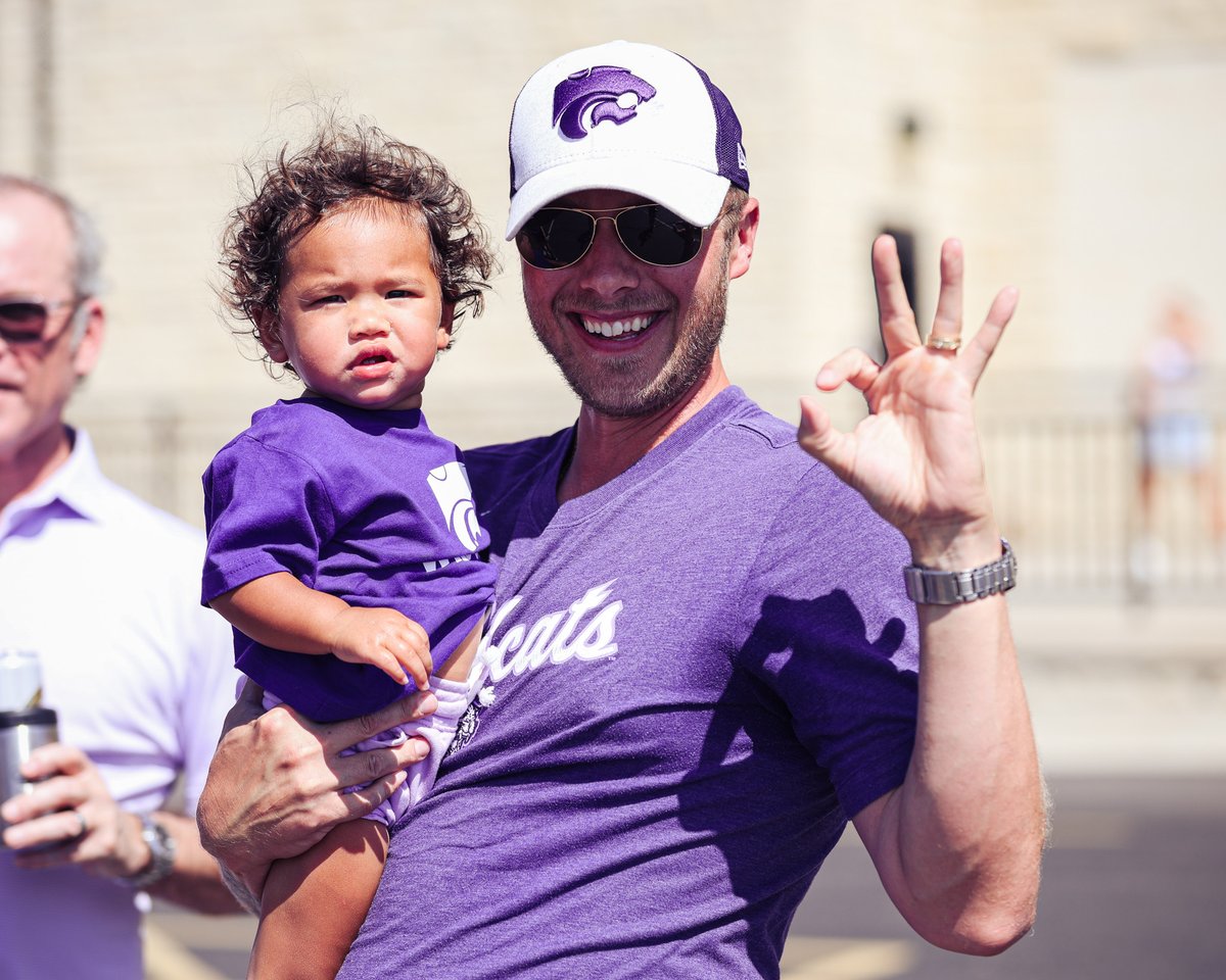 kstatesports's tweet photo. Back like we never left

#KStateFB https://t.co/YuACVGy4pK