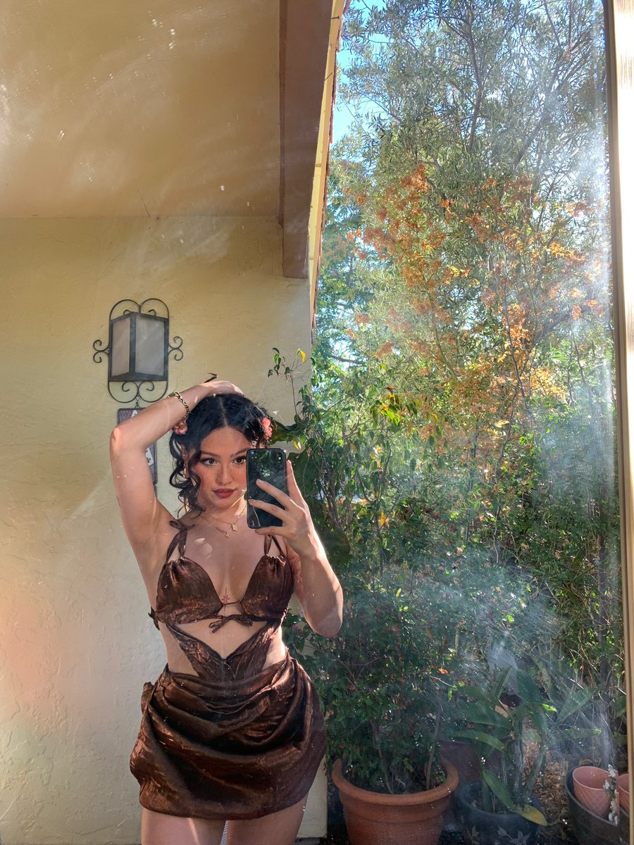 cherwolfie's tweet photo. Late post of my birthday suit🎈

Made by me 😌 https://t.co/xNtZmZP0Dw
