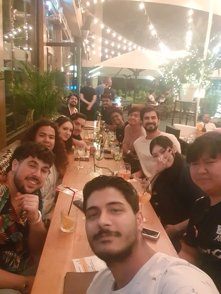 KickingMachinee's tweet photo. After lesf good vibes with friends🍹 #weareall4thplace https://t.co/1h3ButIc2K