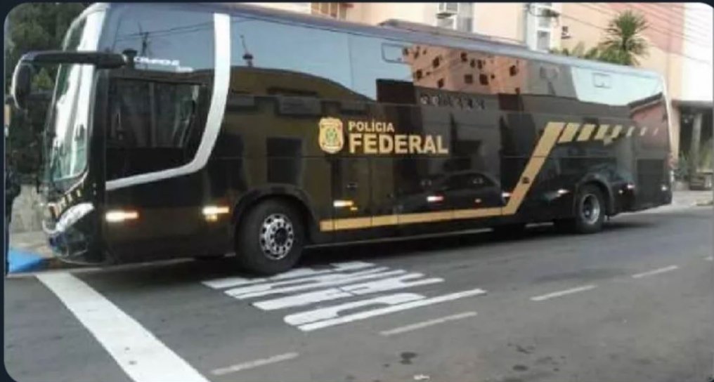 Spoiler do ônibus que vai levar para Papuda feat Colméia, a família Bolsonaro e agregados...enfim, talvez seja pequeno 🤣🤣🤣
A lista é infinita e extensa 😁