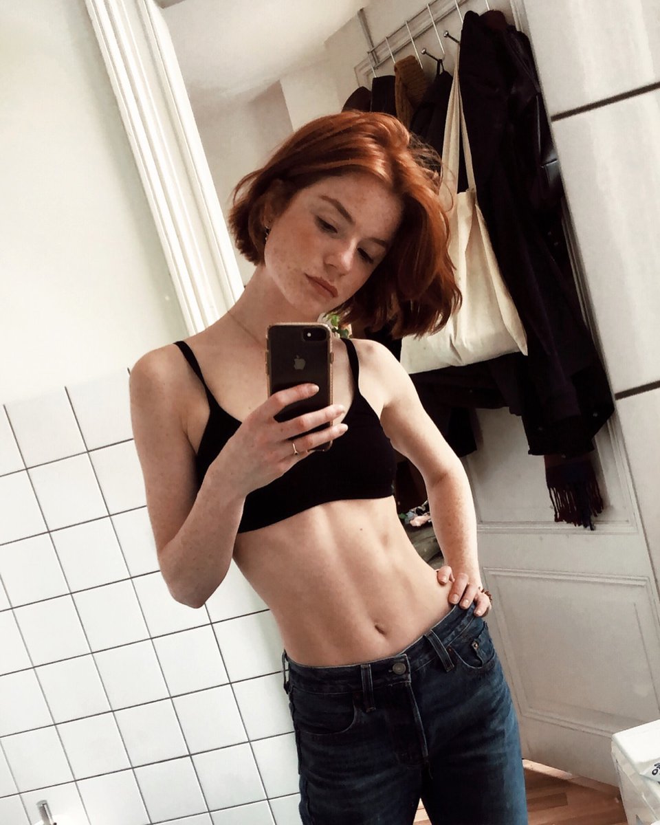 GingerMartian's tweet photo. #StrongSaturday #SeductiveSaturday ;) @TheRoseofItaly https://t.co/VJXYJXd6p1