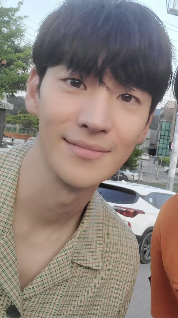 ahora0704's tweet photo. 이제훈 차기작들.. 비주얼의 축복 ˘͈ᵕ˘͈ https://t.co/hhM9SnZsmw