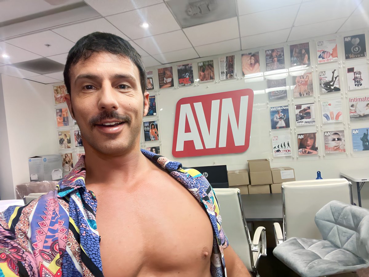 In the #AVN Boardroom! Wow so surreal! The level of greatness in this room is unbelievable! @AVNMediaNetwork @GayVN Thank you @FabScoutHoward
