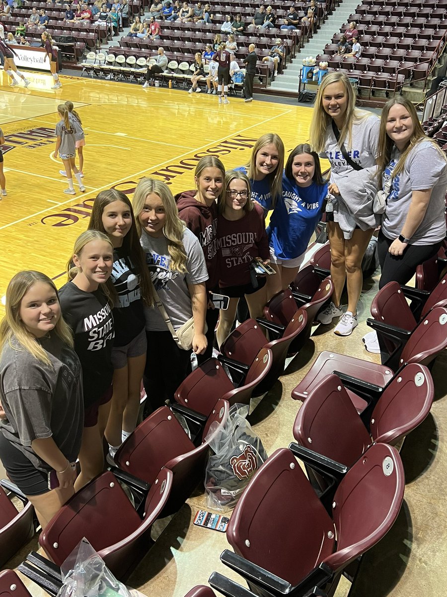 The 6-1 Clever Bluejays supporting the MSU Bears 🐻 today!!!! @cleverjays <a href="/SouthCenMoSport/">rsorald</a> <a href="/scoreboardguy/">SCOREBOARD GUY</a> <a href="/OzarksOzone/">Ozarks Sports Zone</a> <a href="/CleverJaysVB/">Clever_Volleyball</a>