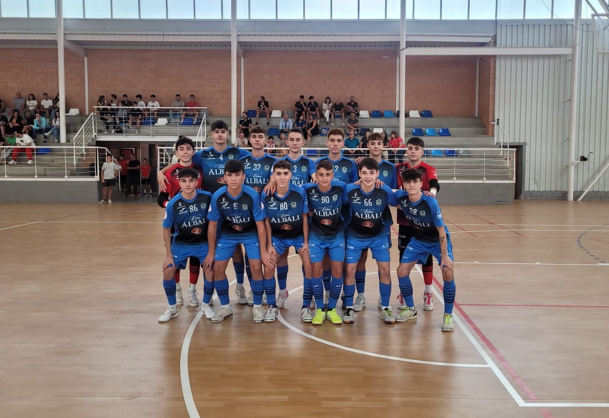 🔵 JUVENIL DH 🔵

Derrota 6-5 ante el Futsal Villarrobledo en un partido muy competido ante un gran rival.

Goleadores:
<a href="/heector1O/">🌐</a> ⚽⚽
#Pablo ⚽
#Piña ⚽
<a href="/guillee18__/">Guille</a> ⚽

Asistencias:
#Víctor 1️⃣
<a href="/guillee18__/">Guille</a> 1️⃣
#Alfonso 1️⃣
