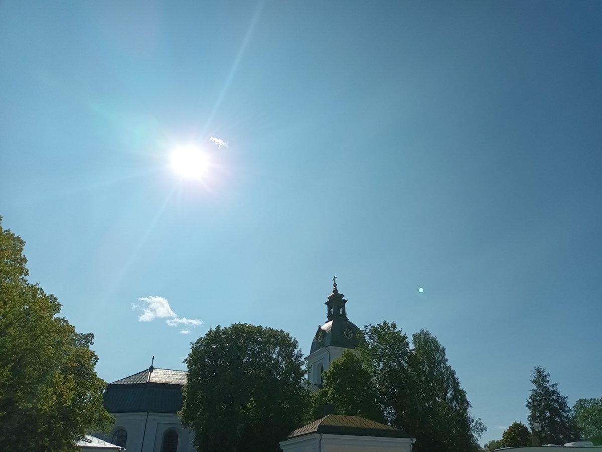 kristallnaach's tweet photo. Nochmal #Kyrka #Kirche gucken..
#Flohmarkt #Loppis #Schweden
#Oxhälja #marknad #Filipstad 🇸🇪 #Värmland 🦌 #Elchenländle23 https://t.co/OLvP0nzM9o