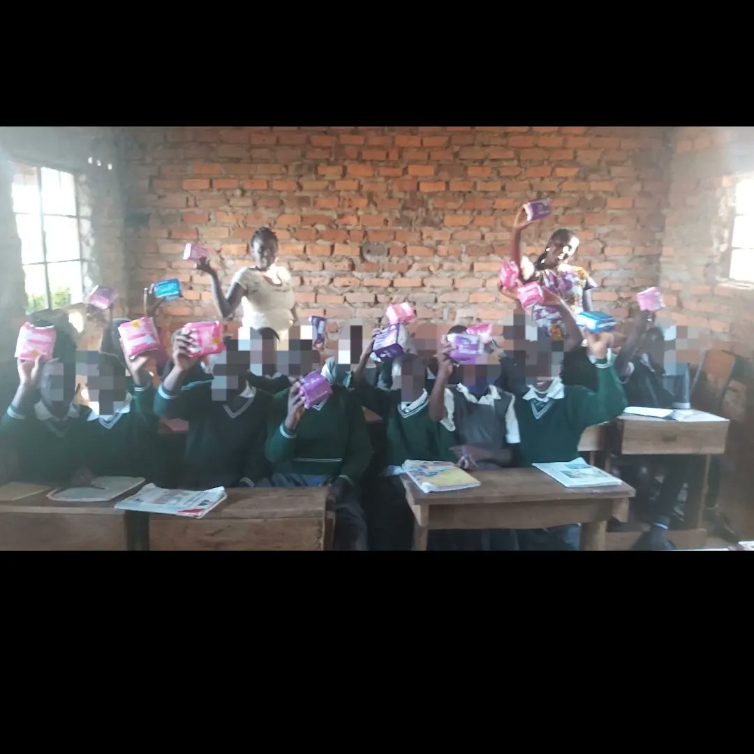 TAG_Initiative's tweet photo. *** Copied (Lucy)
Celebrating two years since I started my work in the community. This is the first school I visited to do SRHR education after doing the sessions in the villages with a bit of challenges here and there
#SRHR
#TAGInitiative
#tagheralong
#nogirlshouldbeleftbehind https://t.co/xaTupc7GeL