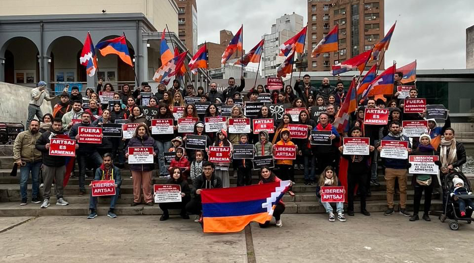 DiarioArmenia's tweet photo. #SOSArtsaj en Córdoba: Protesta en Buen Pastor para visibilizar el segundo genocidio armenio de Azerbaiyán contra Artsaj https://t.co/C3jAwqKQoO https://t.co/EUUgTns8mJ