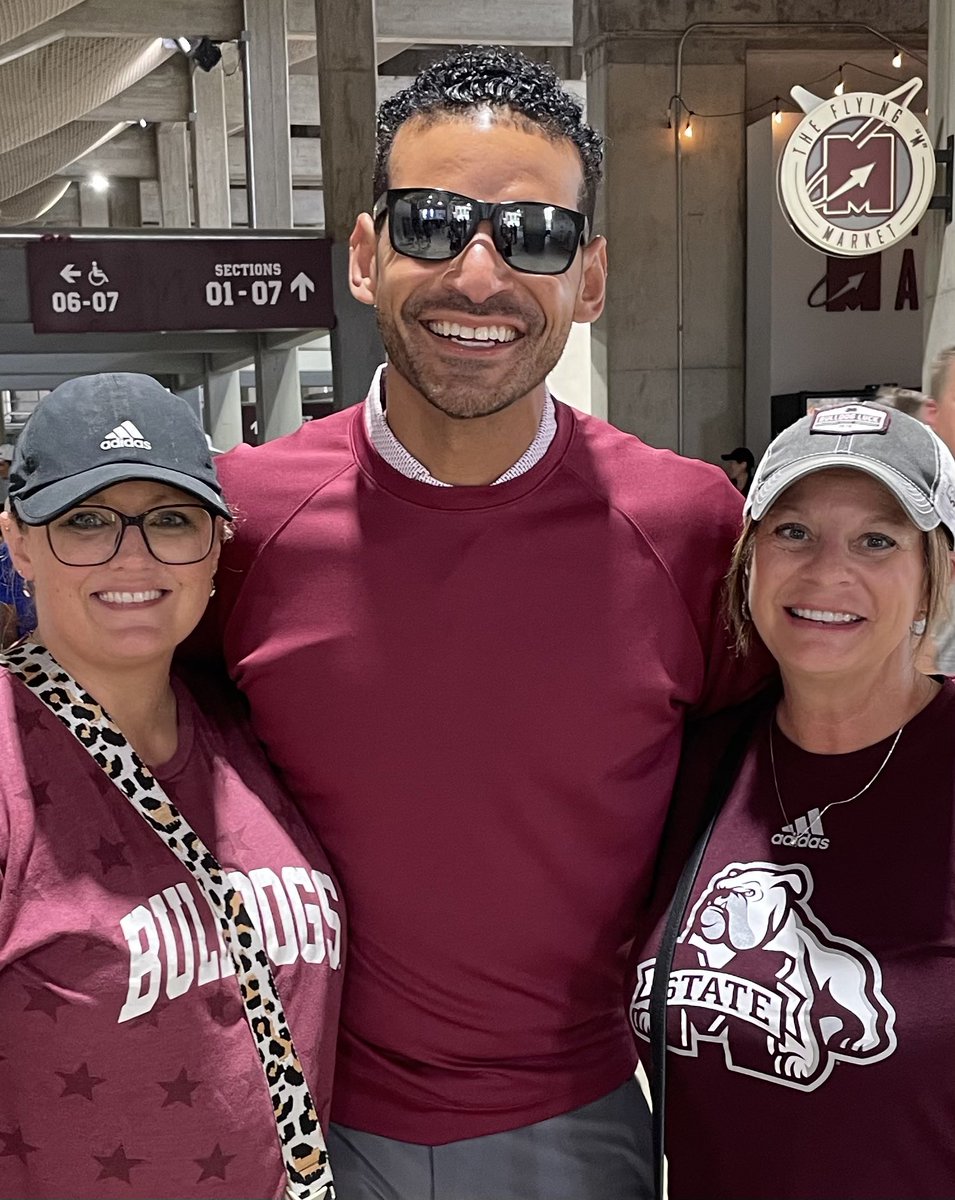 sclardy81's tweet photo. faMily #hailstate #weringtrue @SamPurcellMSU @zacselmon https://t.co/KS7lwKwhSs