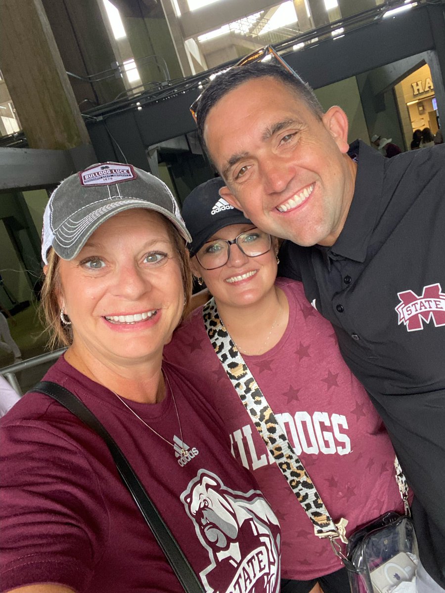 sclardy81's tweet photo. faMily #hailstate #weringtrue @SamPurcellMSU @zacselmon https://t.co/KS7lwKwhSs