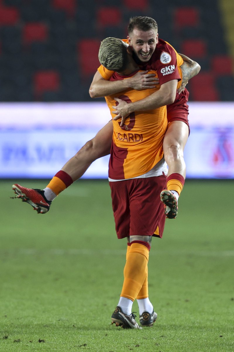 GSStore's tweet image. 𝟑 𝐏𝐔𝐀𝐍 𝐁𝐈̇𝐙𝐈̇𝐌! ✅
Tebrikler Şampiyon!💪🦁

#GFKvGS