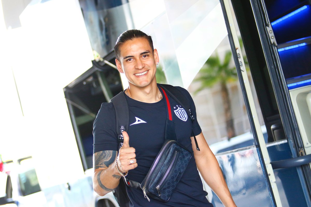 ClubNecaxa's tweet photo. Salimos rumbo al estadio... ¡Se acerca el silbatazo inicial en León!

🔜 #LEOvsNEC ⚡ https://t.co/HIhW7GUbud