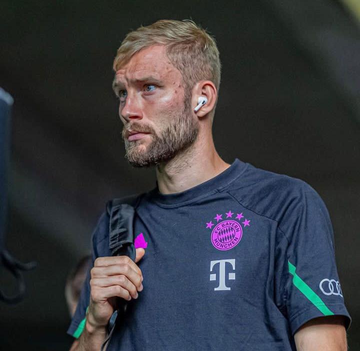 كونراد لايمر ابهرني بادائه ..

دائما  الصفقات يلي بتجي بدون ضجه اعلامية بتكون ناجحه لا جديد ..