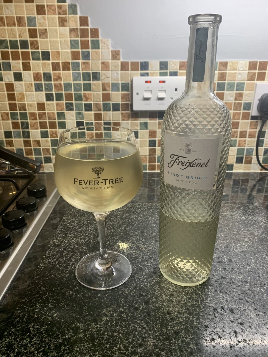Nige3's tweet photo. Did you know that a #fevertree glass save a walk to the kitchen for a refill https://t.co/Ym4bXFxkwj