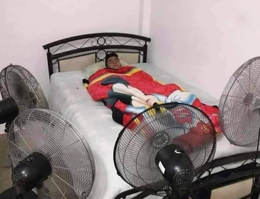 Cuando tienes calor, pero no puedes dormir sin taparte
