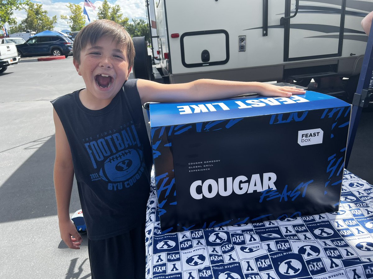 jvfiso's tweet photo. #Fiso3 is ready to #FEASTlikeaCougar @FEASTboxGrill 💙🏈🍖 #GoCougars https://t.co/s1hXhyM2fl