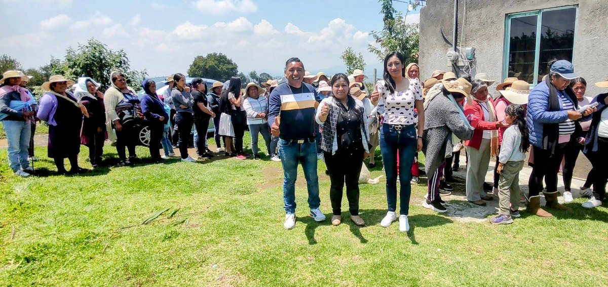 GUSTAV_GMG's tweet photo. El legado de un gran líder son acciones, por la grandeza del #Distrito15 hoy saludamos a nuestras amigas de #SanFelipeDelProgreso gente trabajadora,  noble,  agradecida y que sabe  valorar, en el #Edoméx  Siempre Uni2xTy...👍 @alfredodelmazo @EduardoFloMa1 https://t.co/Auc2fDEZam