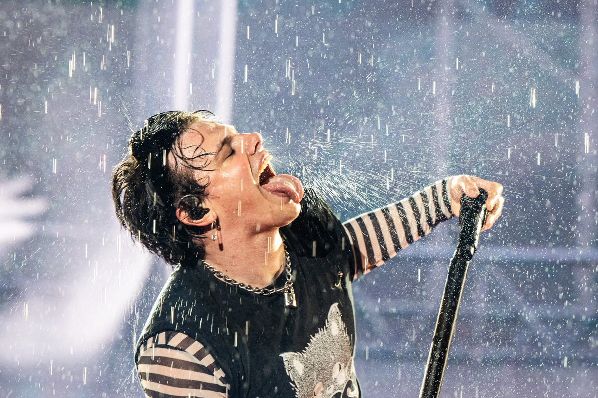 CocaCola_es's tweet photo. ¿La FANTASÍA que ha sido tener a @yungblud y @villanoantillano en #CCME? 😱 https://t.co/rsExRjq7pl