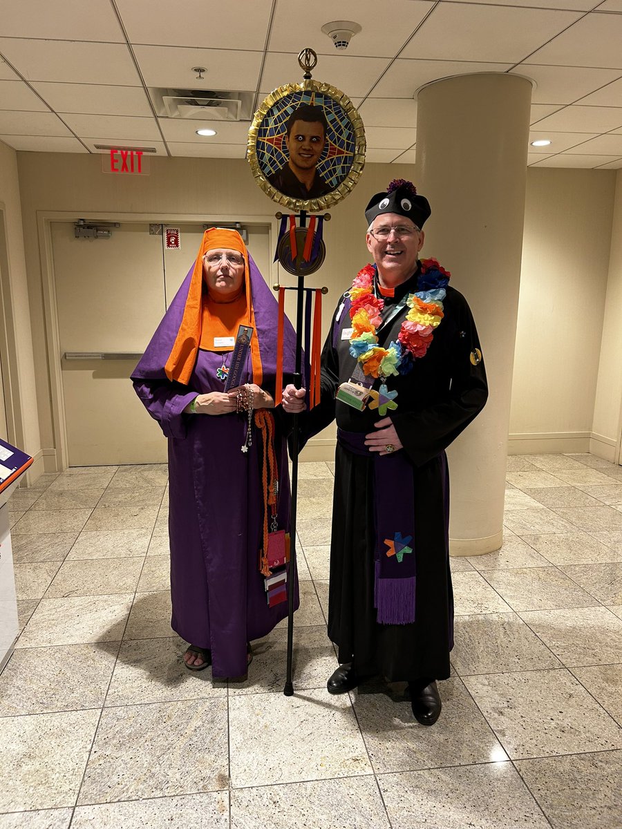 Stay2uned3's tweet image. May the Cult of John Bless Your #DragonCon2023