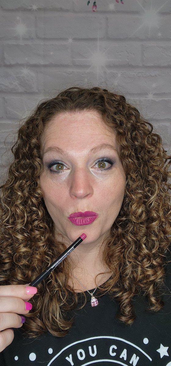 stephy5g's tweet photo. How about some HOT Pink! https://t.co/14JsPlr3Wz