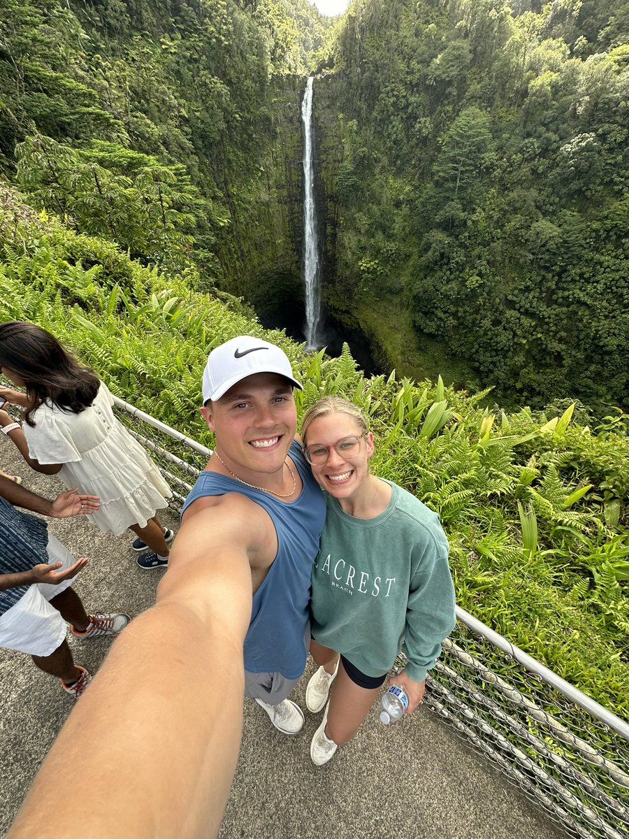 bighuff24's tweet photo. Week 1 in Hawaii (Big island) with my baby. Next we head to Kauai. https://t.co/541jc7Mkdd