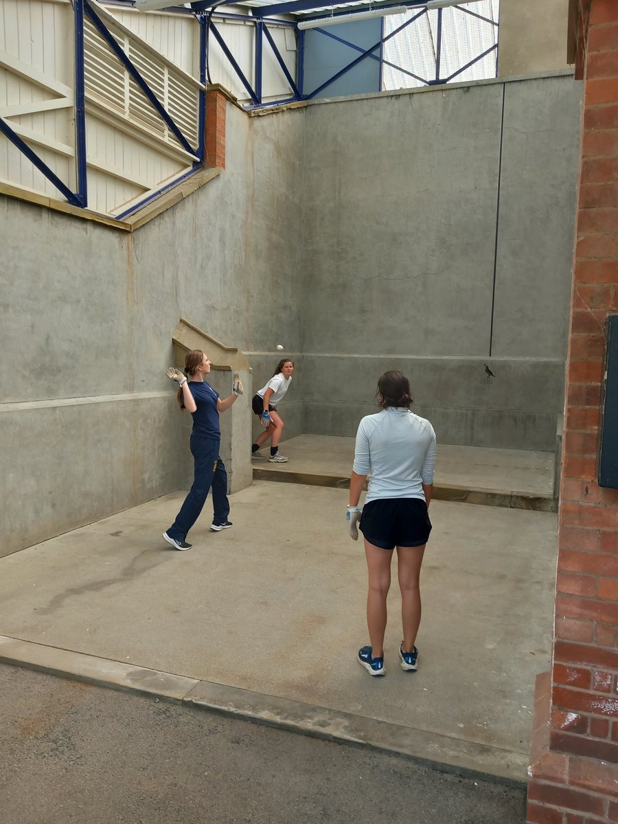 Repton Fives tweet media