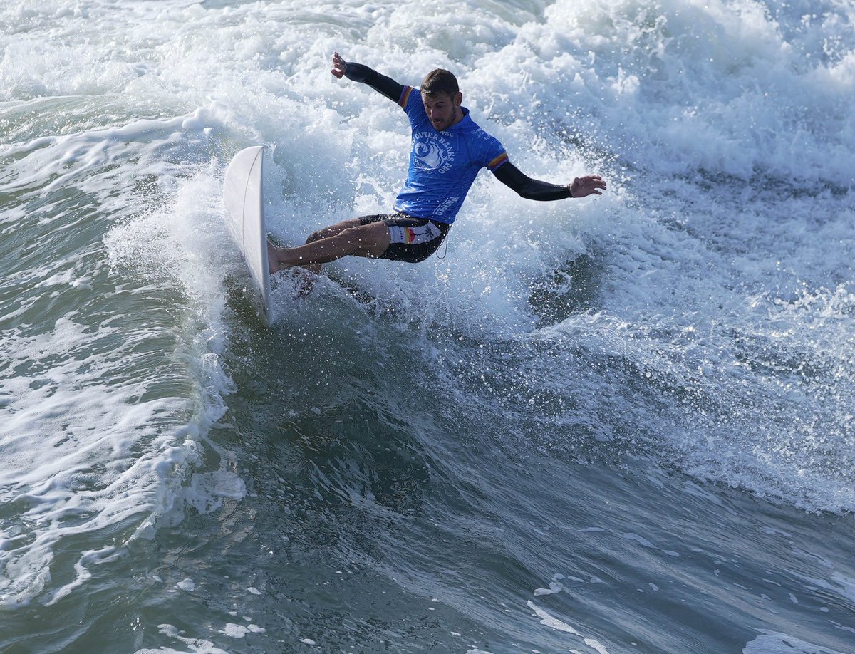 Anthony Fillingim y Sam Reidy entre los mejores 16 del Outer Banks Pro en Carolina del Norte 🔥

Ambos competirán en el heat 1 de los cuartos de final.

Tosh Talbot se despide en la Ronda de 32 de este evento QS 1000. Transmisión en vivo en el canal de YouTube y la app de la WSL.