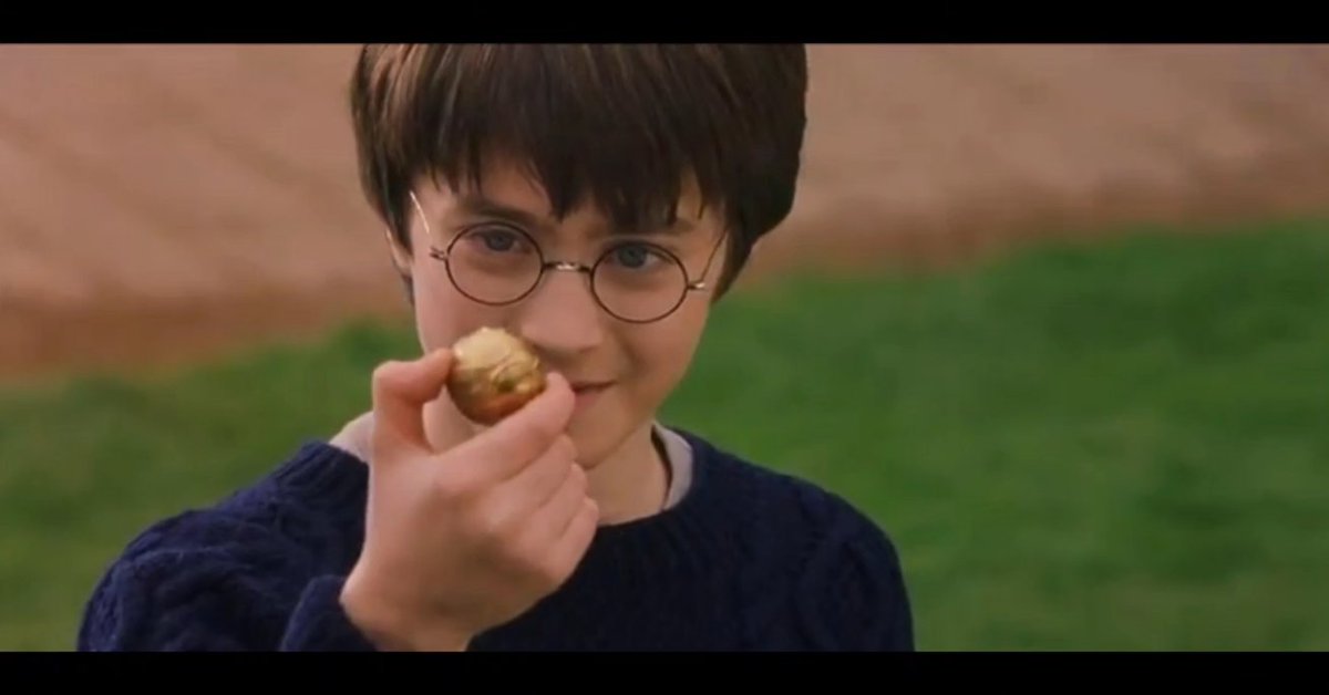 yzzweasley's tweet photo. retornei a Hogwarts hoje. vi o primeiro jogo de quadribol do Harry, a primeira vez que ele tocou no pomo de ouro.
❤️‍🩹 https://t.co/6yYETyDqOx