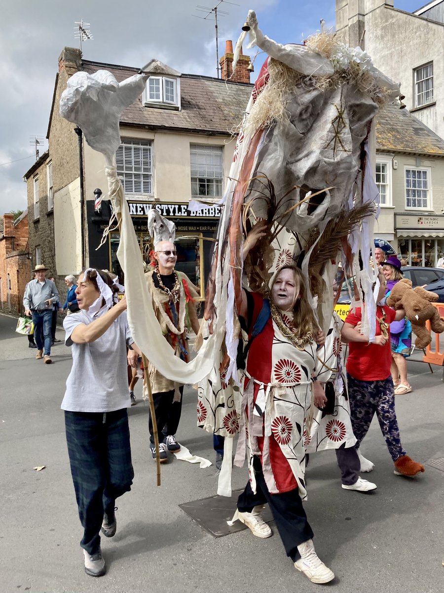 DorsetRachel's tweet photo. #GoodNewsSaturday:  a #Dorset Ooser enjoying a lovely day out at #Bridport Hat Festival https://t.co/9oNVvFb7lQ
