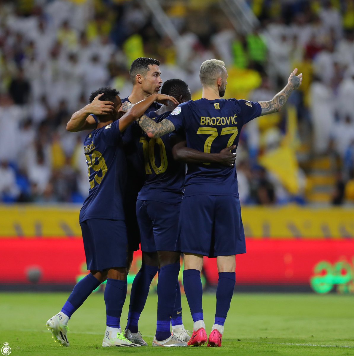 Cristiano's tweet image. Another great team performance ! 
We keep improving. 
Let’s go @AlNassrFC 💛💙
850 career goals and still counting!😉💪🏼