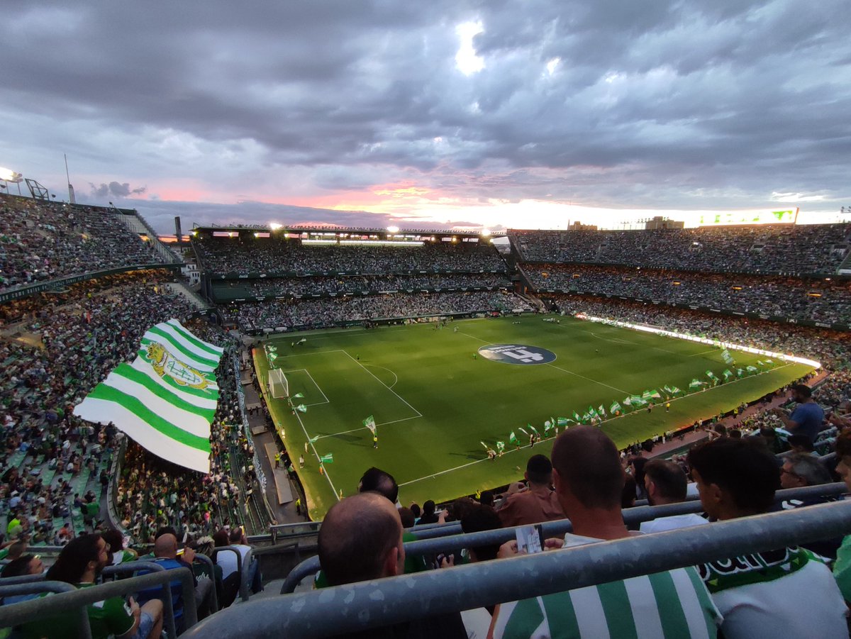 CarlosEspada_'s tweet photo. Resumen rápido de este partido:

-Isi y RDT no andan finos.
-Ciss le gana a Unai.
-Buenos minutos de Kike y De Frutos.
-Dimi debe ir al banquillo.
-Nteka es un quiero y no puedo, pero bien.
-Aridane, espabila u oportunidad para Mumin ya. https://t.co/v7eNpbhPsn