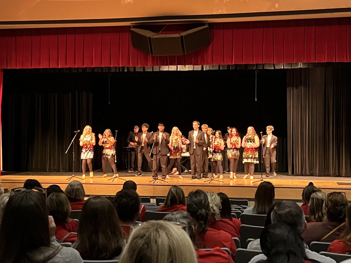 Before school started, the talented Geneva's Image performed at our Teacher In-Service Day! Thank you to these students for kicking off our teacher's training day with some fun! 👏