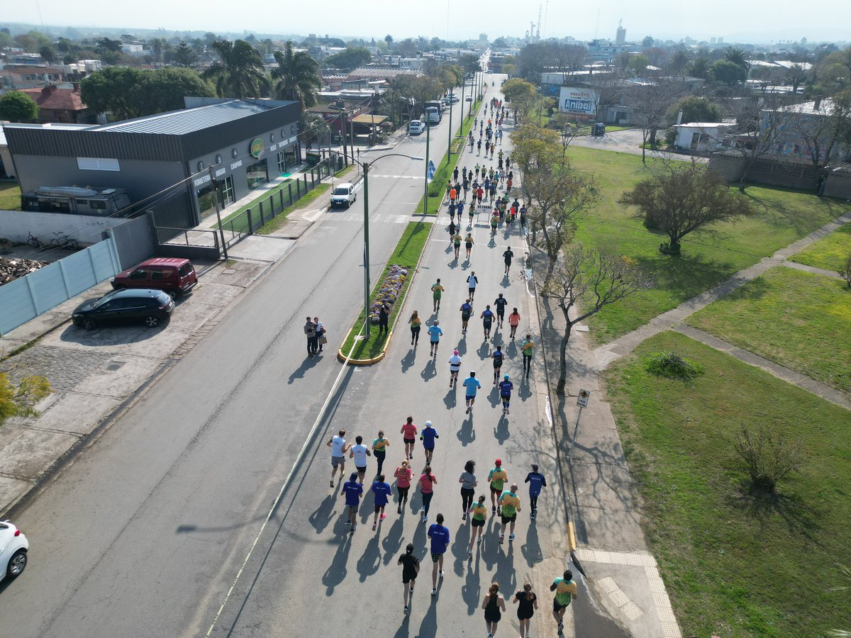 GobiernoRocha's tweet photo. ℹ️Comenzó la  segunda edición del Circuito Running Rocha.

👉Más de 200 competidores se hicieron presentes para vivir la experiencia de esta competición  que permitió recorrer toda la ciudad de Rocha. https://t.co/MEjrvnfFjT