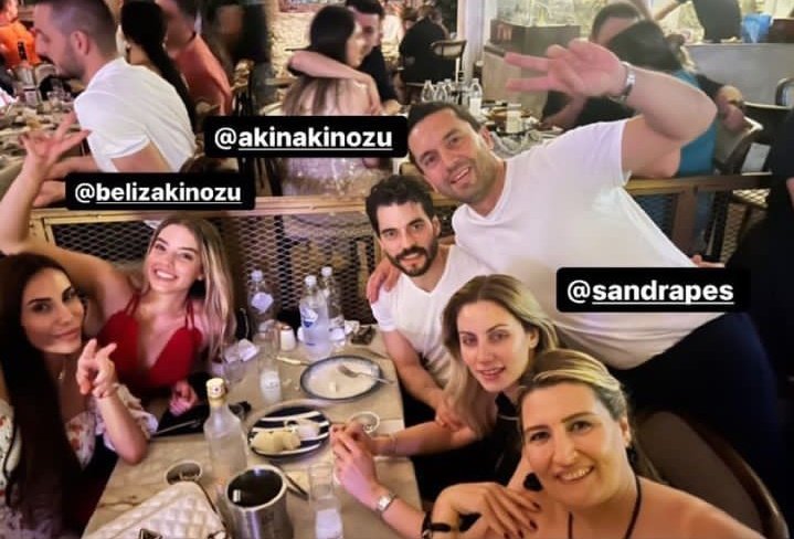 here we are! ♥️

#AkınAkınözü #AkSan #SandraPes