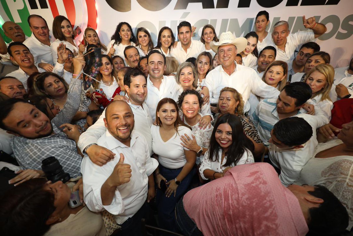 manolojim's tweet image. Gran Consejo Político Estatal en #Saltillo donde pudimos saludar y agradecer nuevamente a nuestra militancia por la votación histórica que obtuvimos el 4 de junio. (1/2)