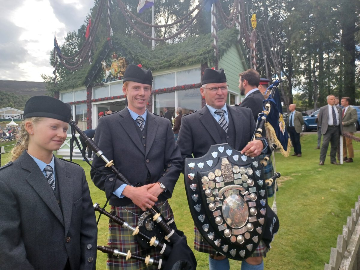 LyallLyalla's tweet photo. Just our not so wee son as Captain of @gordonstoun piping receiving the trophy for best band at the Braemar Gathering from fellow OG King Charles #proud #broaderexperiences #welldone #ThankYouTeacher #outofclassroomlearning #boydonegood https://t.co/d0j53A2pP3