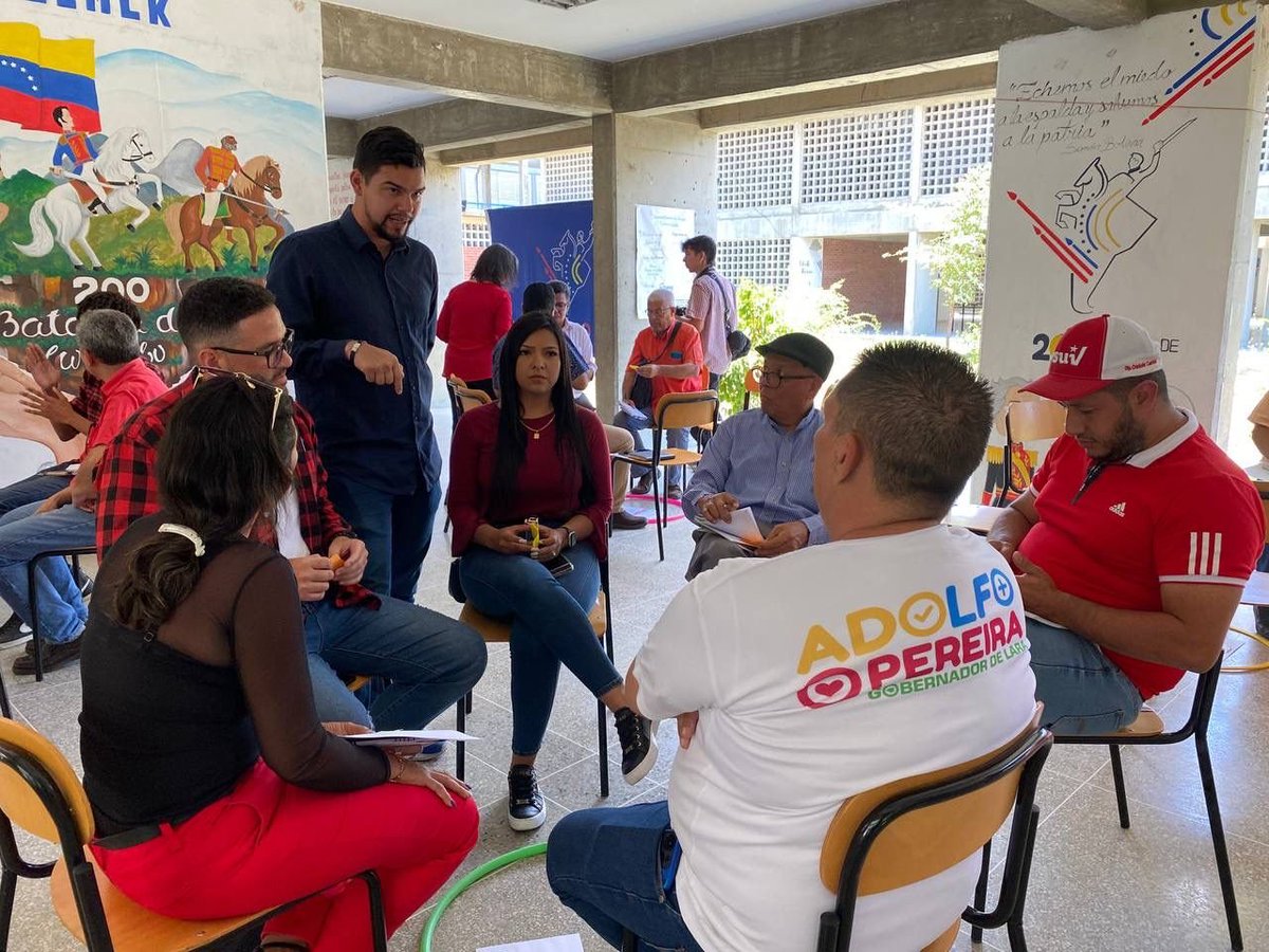 II Encuentro Estadal de Formación del PSUV permite reconocer la construcción colectiva de la Revolución goo.su/f14EVE 

#PsuvEnLaCalle
#ConMaduroMásPueblo
#MaduroVamosPaLante