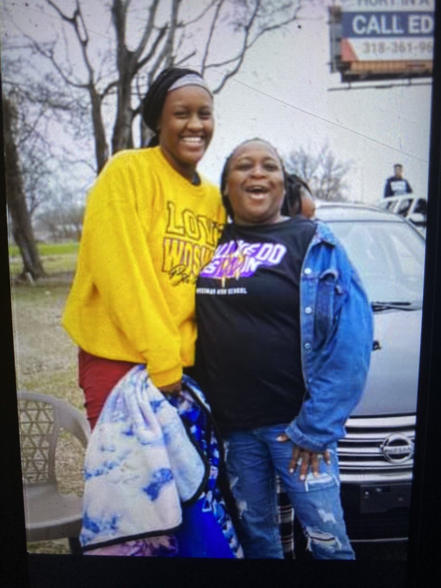 Everyday I wake up thanking god for everything he has done for me and my family and all I could say right now is hope everyone has a blessed Saturday 🤍🤍🦋