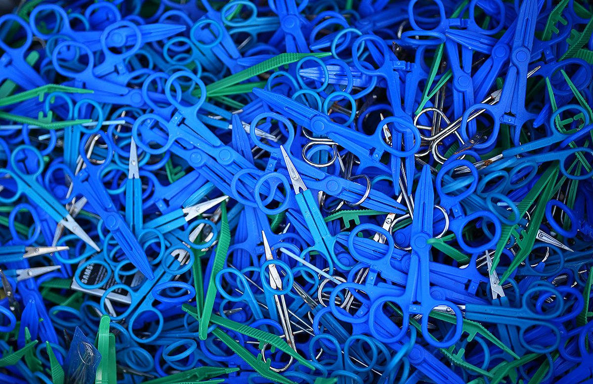 nickdidlick's tweet photo. Tweezers and Scissors at the Paris Saint-Ouen Flea Market. #SonyAlpha1 #Sony50mmGM #sonyphotographer #parissaint #fleamarket #paris #flea #art #pattern #graphics #visualarts #artwork #patternator #visualartist #carveouttimeforart #patterndesign #graphicdesigndaily #artfair #a ... https://t.co/Vqv1PgT1fG
