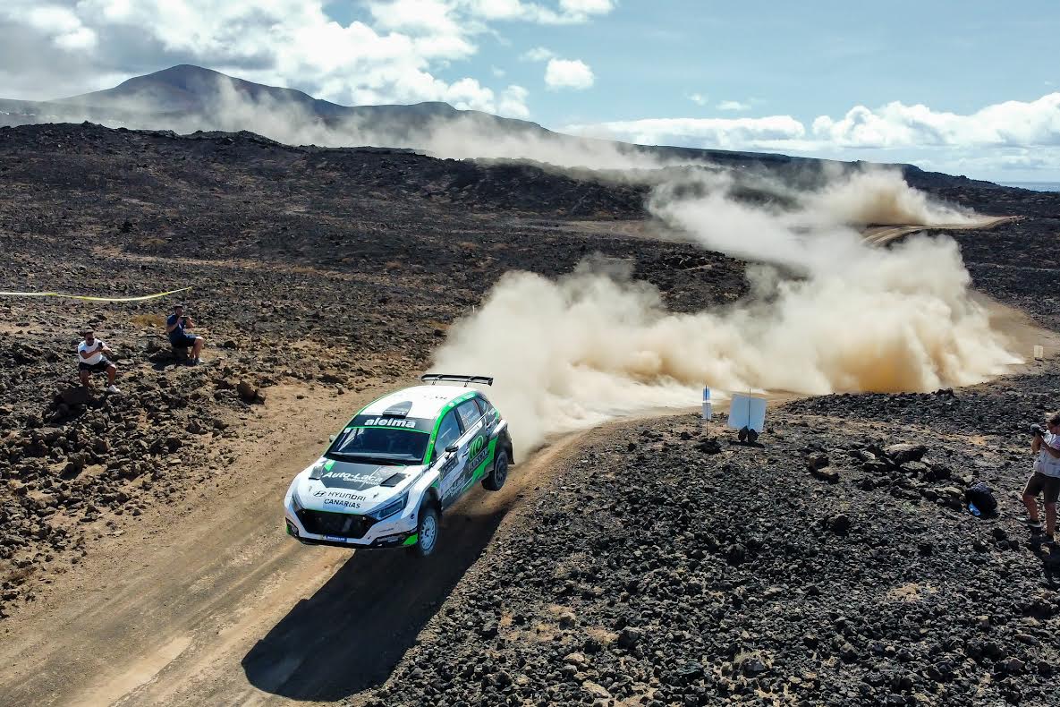 tiopedrodj.blogspot.com/2023/09/yeray-…
Yeray Lemes y Aitor Cambeiro finalizan en la segunda plaza del ‘Isla de Los Volcanes’