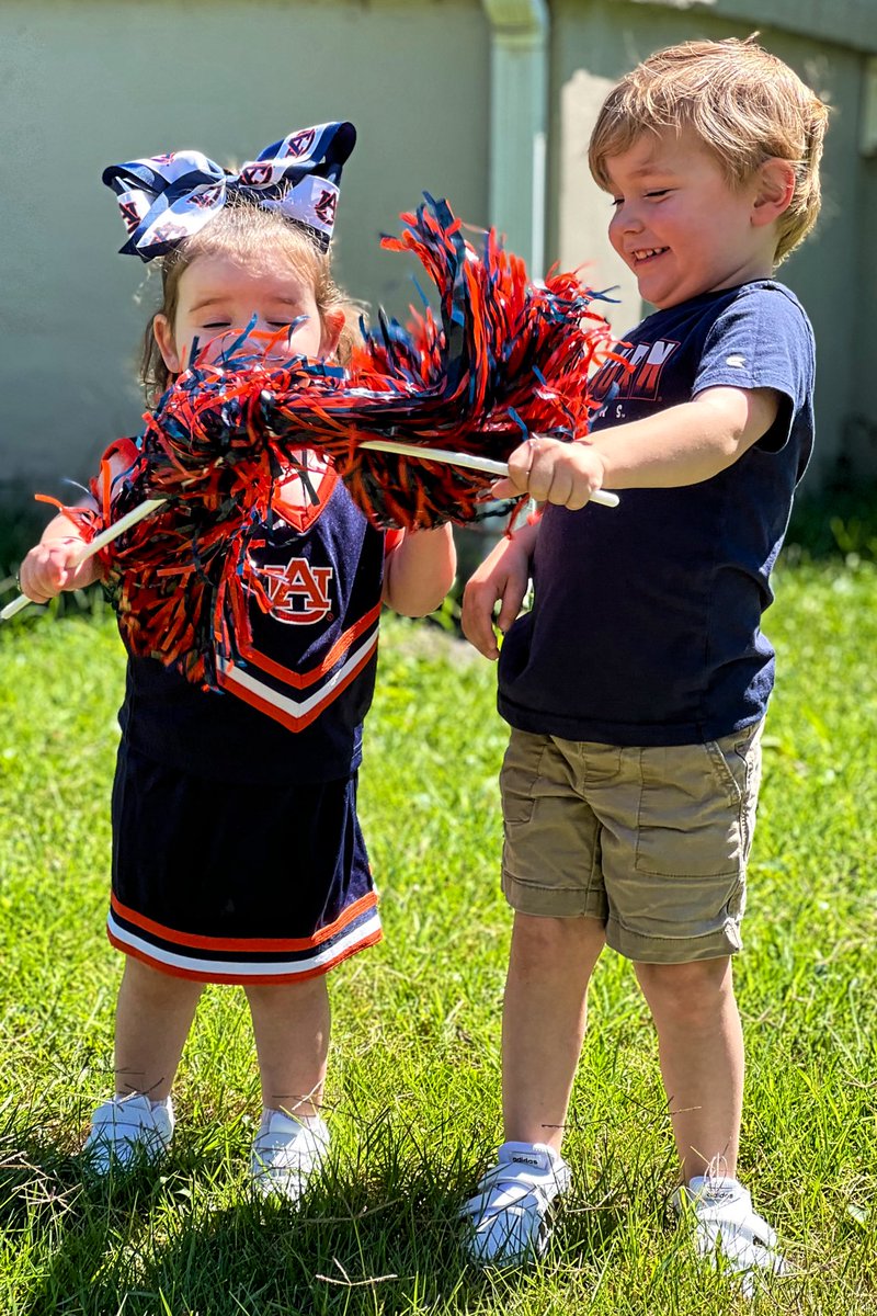 KibblesNBits96's tweet photo. Auburn Football is back &amp; we’re excited! #WarEagle! 🧡🏈💙🦅@AuburnFootball @AUFAMILY https://t.co/r1eNP0ECt9
