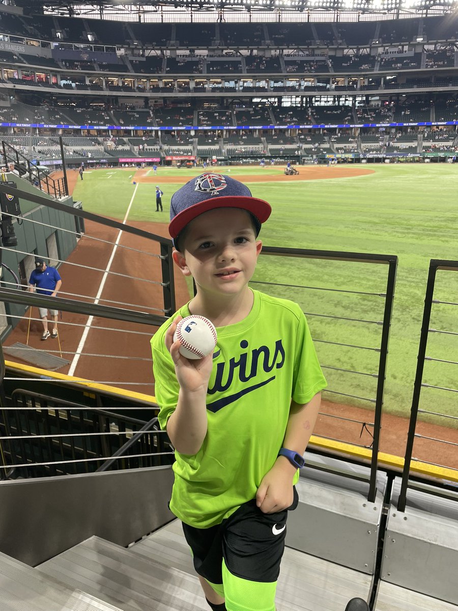 Spoofjay's tweet photo. Despite two Daddy/Son trips to The K, he still prefers the @Twins over the @Royals. 🤦‍♂️#SMDH #ForeverRoyal https://t.co/3ePkx0pN9v
