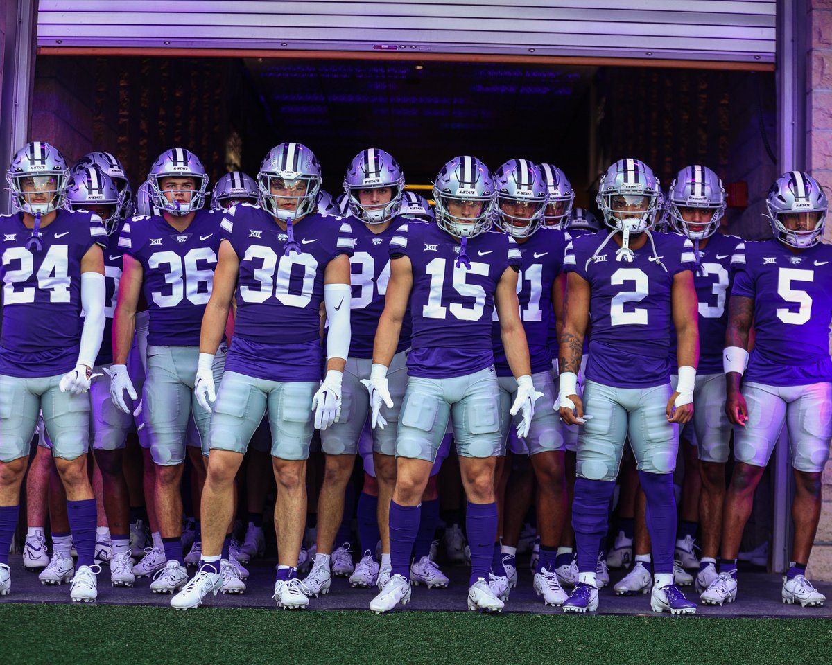 KStateFB's tweet photo. My squad my team

#KStateFB https://t.co/npV1bV8tqG