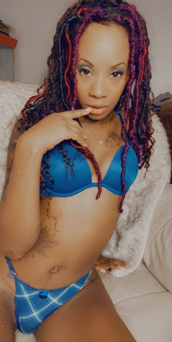 Would you date me? 😇😍🤓 https://t.co/GekBp1tzih