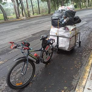 bicitografo's tweet photo. Montones de pretextos para no usar la #bicla, pero claro, en bici se puede todo. 
Gracias por las fotos @tigguer75
🟢Sin pretextos, dale #hoy a la bicicleta
🟢Puntos para la #bicicleta
#bicitógrafo #bicicletta #velo #labicicleta #enbici #bicicletando_fotos #canon #photoshop https://t.co/xbNLC1c42k