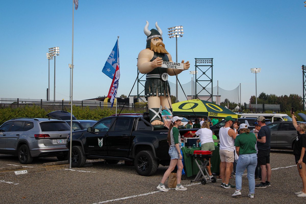 psuviksFB's tweet photo. Thank You Viking Nation for supporting us today 💚 @PSU_Alums 

#GoViks | #BuildTheShip https://t.co/1jzJvhX6IM