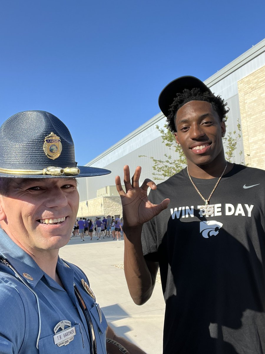 Meet this guy. 
He’s legit 🙌🏼

Always buckle up
Always be safe 

Thanks for sharing some smiles with everyone <a href="/Nae_Ratty/">Nae’Qwan Tomlin</a>