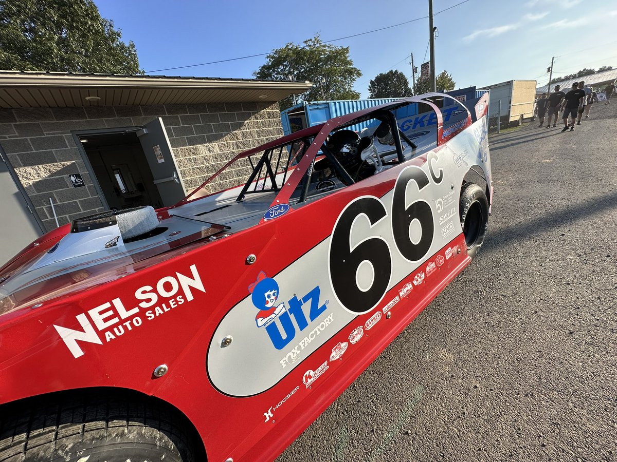 A trio of throwbacks tonight at <a href="/PortRoyalSpdway/">Port Royal Speedway #SpeedPalace</a>. 

— <a href="/TrentBrenneman/">Trent Brenneman</a> sporting his grandfather’s threads, the Butch Renninger No. 33
— <a href="/StuhlerRacing/">Stuhler Racing</a> turning back the clock to his storied tenure in the Speedy Hayes No. 44
— <a href="/MCR66C/">Matt Cosner</a> pays tribute to uncle Jim Stewart, a successful