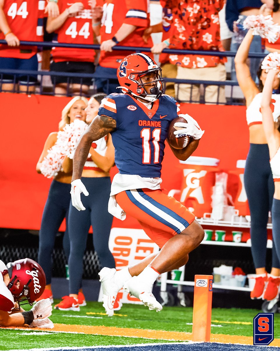 CuseFootball's tweet photo. CDRW to @Kendall_Long02 for a 25-yard score

First career TD for Long https://t.co/eMrK2MUn5m